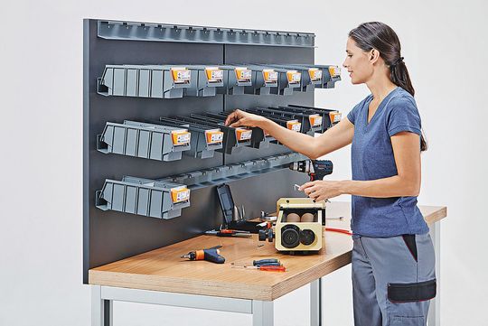 Das neue System ermöglicht die vollautomatische Bestellauslösung direkt am Arbeitsplatz. Das neue System ermöglicht die vollautomatische Bestellauslösung direkt am Arbeitsplatz.