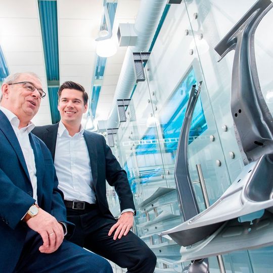 Bei der Lieferung von Formplatinen arbeiten Thyssenkrupp Steel und Thyssenkrupp Schulte zusammen. Bei der Lieferung von Formplatinen arbeiten Thyssenkrupp Steel und Thyssenkrupp Schulte zusammen.