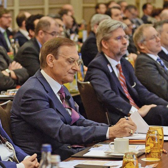 18. Handelsblatt Jahrestagung Chemie 2017 Innovation – Chemie 4.0 – Start-ups am 4. und 5. April 2017 im Marriott Hotel Frankfurt 18. Handelsblatt Jahrestagung Chemie 2017 Innovation – Chemie 4.0 – Start-ups am 4. und 5. April 2017 im Marriott Hotel Frankfurt