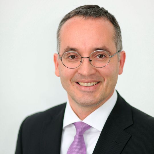 Alexandre Janicki, Senior Industry Consultant Financial Services bei Lexmark Deutschland Alexandre Janicki, Senior Industry Consultant Financial Services bei Lexmark Deutschland