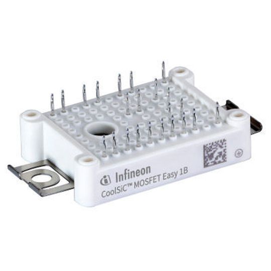 Anlässlich der diesjährigen PCIM in Nürnberg stellt Infineon weitere Modulplattformen und Topologien aus der Familie der 1200-V-CoolSiC-MOSFETs vor. Das nun in Serienproduktion angekündigte Easy1B in Six-Pack-Topologie ist gekennzeichnet durch die bewährte Modul-Konfiguration von Infineon mit einem Durchlasswiderstand (RDS(ON)) von nur jeweils 45 mΩ. Eine integrierte Bodydiode sorgt für einen verlustarmen Freilauf. Es eignet sich für Anwendungen im Bereich Antriebe, Solar oder auch Schweißtechnik. Anlässlich der diesjährigen PCIM in Nürnberg stellt Infineon weitere Modulplattformen und Topologien aus der Familie der 1200-V-CoolSiC-MOSFETs vor. Das nun in Serienproduktion angekündigte Easy1B in Six-Pack-Topologie ist gekennzeichnet durch die bewährte Modul-Konfiguration von Infineon mit einem Durchlasswiderstand (RDS(ON)) von nur jeweils 45 mΩ. Eine integrierte Bodydiode sorgt für einen verlustarmen Freilauf. Es eignet sich für Anwendungen im Bereich Antriebe, Solar oder auch Schweißtechnik.