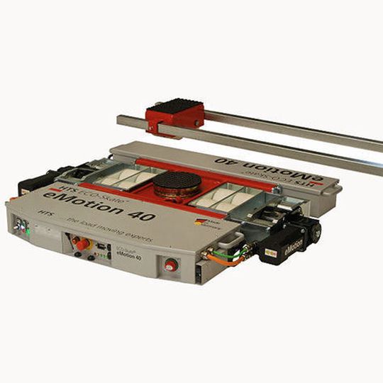 Das Eco-Skate E-Motion 40 ist ein selbstfahrendes Schwerlastfahrwerk mit 40 t Gesamttraglast. Das Eco-Skate E-Motion 40 ist ein selbstfahrendes Schwerlastfahrwerk mit 40 t Gesamttraglast.