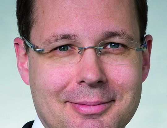 Commerzbank-Vorstandsmitglied Markus Beumer: „Das Zusammenspiel von Politik, Verbandsvertretern, Unternehmern und Wissenschaft ist das, was wir als Hauptfokus vorn ansetzen wollen.“ Bild: Commerzbank Commerzbank-Vorstandsmitglied Markus Beumer: „Das Zusammenspiel von Politik, Verbandsvertretern, Unternehmern und Wissenschaft ist das, was wir als Hauptfokus vorn ansetzen wollen.“ Bild: Commerzbank