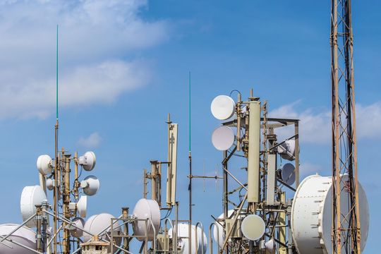 Mobilfunkantennen: Stromversorgung für Mobilfunkzellen müssen hohe Anforderungen erfüllen. Mobilfunkantennen: Stromversorgung für Mobilfunkzellen müssen hohe Anforderungen erfüllen.