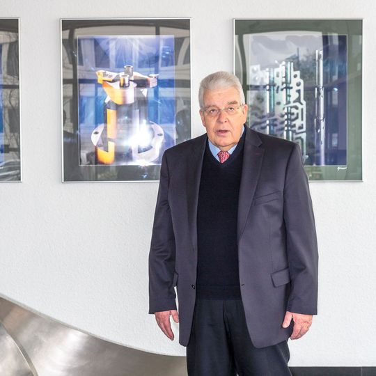 Dr. Dieter Kress, geschäftsführender Gesellschafter der Mapal Dr. Kress KG, feiert am 18. Mai seinen 75. Geburtstag. Dr. Dieter Kress, geschäftsführender Gesellschafter der Mapal Dr. Kress KG, feiert am 18. Mai seinen 75. Geburtstag.