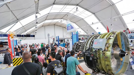 Avions des métiers, édition 2015 du Salon International de l'Aéronautique et de l'Espace. Avions des métiers, édition 2015 du Salon International de l'Aéronautique et de l'Espace.