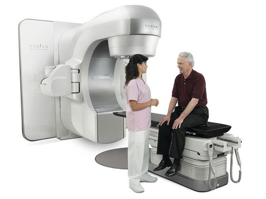 Varian Medical organisiert den Kundendienst seiner Krebstherapiesysteme über die IoT-gestützte Lösung Connected Field Service . Varian Medical organisiert den Kundendienst seiner Krebstherapiesysteme über die IoT-gestützte Lösung Connected Field Service .
