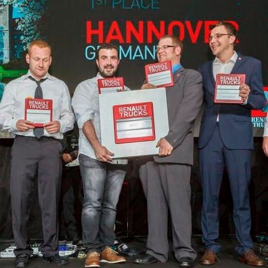 Die Gewinner aus Isernhagen (v. li.): Christian Dülken, Mario Gomez Bastida, Timo Niemann und Ralf Schiller. Die Gewinner aus Isernhagen (v. li.): Christian Dülken, Mario Gomez Bastida, Timo Niemann und Ralf Schiller.