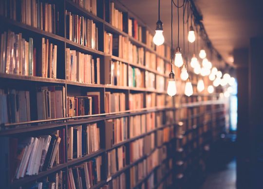 Die Welt ist voller Geschichten. Auch Unternehmen können Geschichten erzählen – doch zunächst sollten sie sich Gedanken machen, warum eine Story erzählenswert ist und wer damit erreicht werden soll. Die Welt ist voller Geschichten. Auch Unternehmen können Geschichten erzählen – doch zunächst sollten sie sich Gedanken machen, warum eine Story erzählenswert ist und wer damit erreicht werden soll.