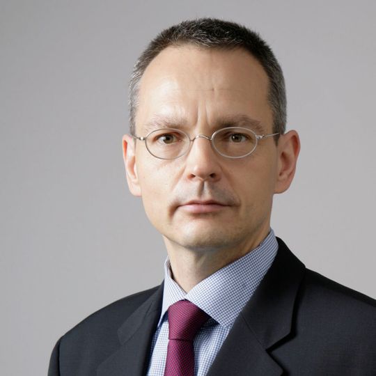 Kai-Uwe Seidenfuß wird zum 1. Juni 2017 Deputy Managing Director der LSH-Konzernmutter Lei Shing Hong Ltd. Kai-Uwe Seidenfuß wird zum 1. Juni 2017 Deputy Managing Director der LSH-Konzernmutter Lei Shing Hong Ltd.