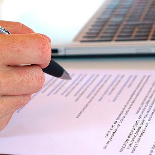Agile Entwicklungsmethoden bringen rechtliche Besonderheiten in den Software-Herstellungsverträgen mit sich. Agile Entwicklungsmethoden bringen rechtliche Besonderheiten in den Software-Herstellungsverträgen mit sich.