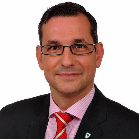 Micael da Costa übernimmt die Nachfolge von Evelyn Thome und ist neuer kaufmännischer Geschäftsführer der Region Europa Nord innerhalb der Röchling Automotive-Gruppe.