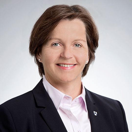 Evelyn Thome hat zum 1. Mai 2017 die Funktion des Finanzvorstands der Röchling Automotive-Gruppe übernommen. Evelyn Thome hat zum 1. Mai 2017 die Funktion des Finanzvorstands der Röchling Automotive-Gruppe übernommen.