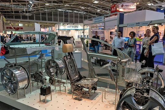 Sonderschau der letzten Messeausgabe «Photonik-Anwendungen in der Automobilbranche». Sonderschau der letzten Messeausgabe «Photonik-Anwendungen in der Automobilbranche».