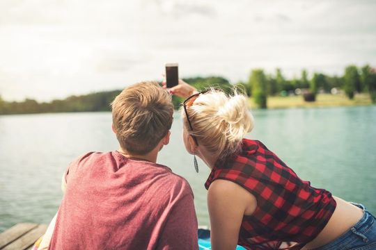 Millennials versorgen Unternehmen mit ihren persönlichen Daten, erwarten aber auch, dass diese Informationen genutzt werden. Produktvorschläge und Antizipation im Marketing sind bei der jüngeren Generation also willkommen. Millennials versorgen Unternehmen mit ihren persönlichen Daten, erwarten aber auch, dass diese Informationen genutzt werden. Produktvorschläge und Antizipation im Marketing sind bei der jüngeren Generation also willkommen.