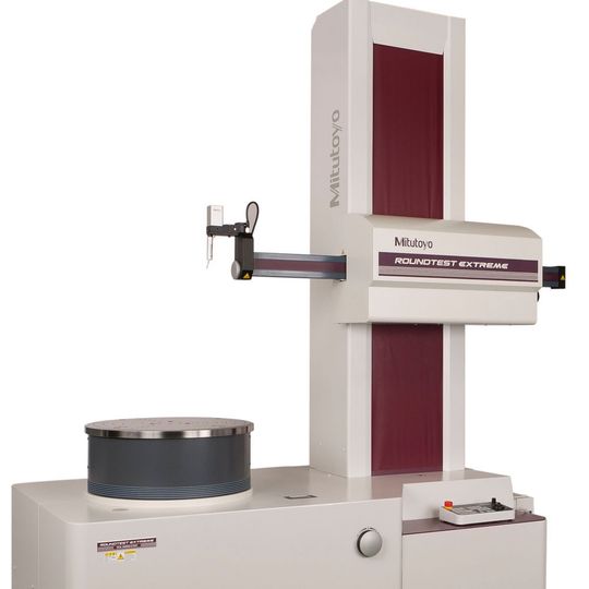 Das Rundheitsmessgerät Roundtest RA-6000CNC ist für Werkstücke bis 350 kg geeignet.