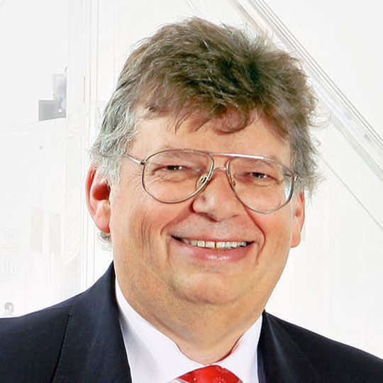 „Die Reise geht in Richtung Digitalisierung“, erwartet Dr. Hans Fechner, Geschäftsführer und Sprecher der Siempelkamp-Gruppe. „Die Reise geht in Richtung Digitalisierung“, erwartet Dr. Hans Fechner, Geschäftsführer und Sprecher der Siempelkamp-Gruppe.