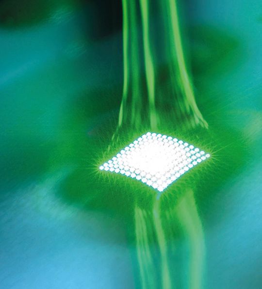 Produktivitätssteigerung ist derzeit die größte Herausforderung beim Einsatz von UKP-Lasern. Die Anwendung von Multistrahlsystemen stellt eine der möglichen Lösungen dar. Produktivitätssteigerung ist derzeit die größte Herausforderung beim Einsatz von UKP-Lasern. Die Anwendung von Multistrahlsystemen stellt eine der möglichen Lösungen dar.