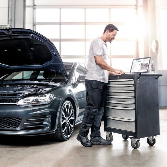 Die Esitronic von Bosch gibt es nun auch als Web-Anwendung.