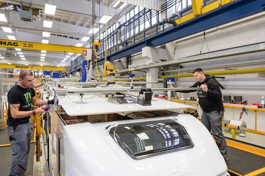 Schmalz Vakuum Hebegeraete im Einsatz bei Capron Neustadt / Sachsen