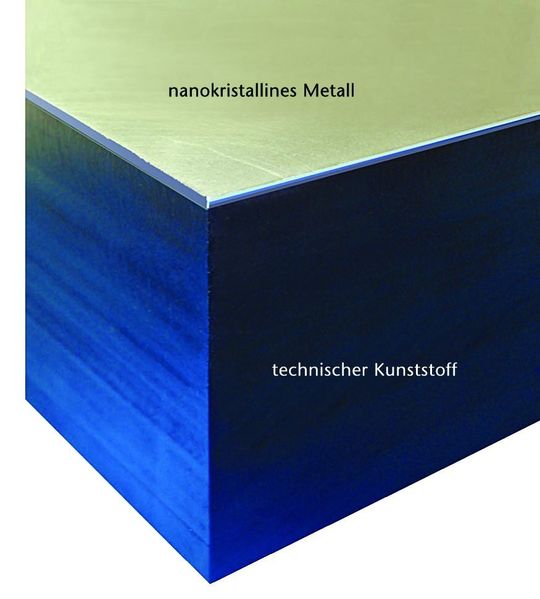 Bild 1: Hybridteil aus nanokristalliner Metallschicht und technischem Kunststoff. Im Vergleich zu Aluminium- und Magnesiumteilen ist die Steifigkeit ähnlich hoch. Bild 1: Hybridteil aus nanokristalliner Metallschicht und technischem Kunststoff. Im Vergleich zu Aluminium- und Magnesiumteilen ist die Steifigkeit ähnlich hoch.
