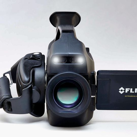 Die optische Gasdetektionskamera (OGI) erkennt Emissionen von unsichtbaren Kohlenwasserstoffgasen wie Methan und flüchtigen organischen Verbindungen (VOCs). Die optische Gasdetektionskamera (OGI) erkennt Emissionen von unsichtbaren Kohlenwasserstoffgasen wie Methan und flüchtigen organischen Verbindungen (VOCs).