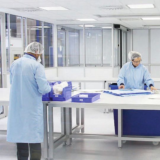 Die Spetec Reinraumtechnik kann Ihren Einsatz in der Herstellung, Verpackung oder Aufbewahrung von staubempfindlichen mechanischen und elektronischen Komponenten und überall, wo eine partikelfreie Umgebung benötigt wird, finden. Die Spetec Reinraumtechnik kann Ihren Einsatz in der Herstellung, Verpackung oder Aufbewahrung von staubempfindlichen mechanischen und elektronischen Komponenten und überall, wo eine partikelfreie Umgebung benötigt wird, finden.