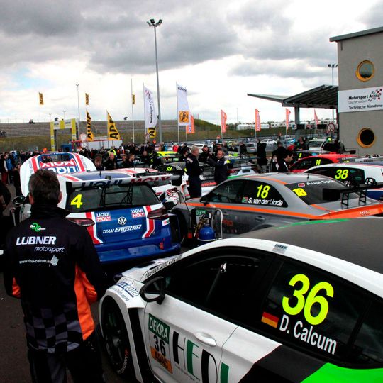 In Oschersleben startete in dieser Saison die ADAC TCR-Rennserie. In Oschersleben startete in dieser Saison die ADAC TCR-Rennserie.