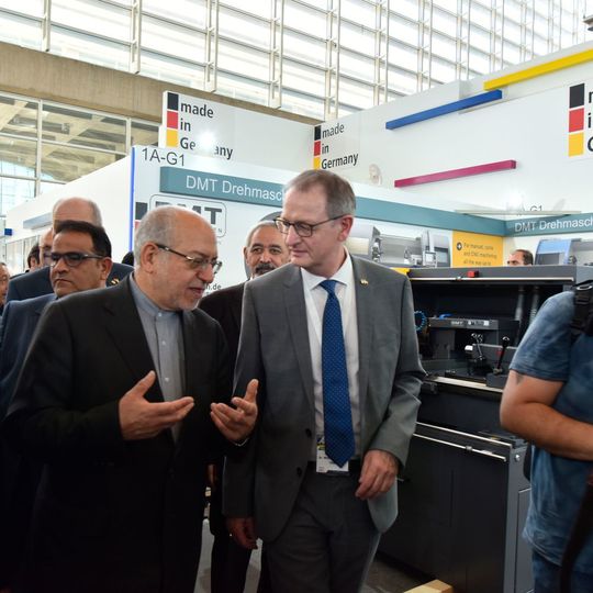 The Iranian Minister of Industry, Mining and Trade, Mohammad Reza Nematzadeh, talking with Dr. Wilfried Schäfer (VDW). The Iranian Minister of Industry, Mining and Trade, Mohammad Reza Nematzadeh, talking with Dr. Wilfried Schäfer (VDW).