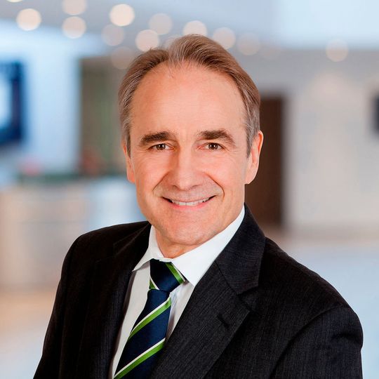 Karl-Heinz Streibich, Vorstandsvorsitzender der Software AG Darmstadt, ist Vorsitzender des acht-köpfigen Digitalisierungsbeirats der DAK Karl-Heinz Streibich, Vorstandsvorsitzender der Software AG Darmstadt, ist Vorsitzender des acht-köpfigen Digitalisierungsbeirats der DAK