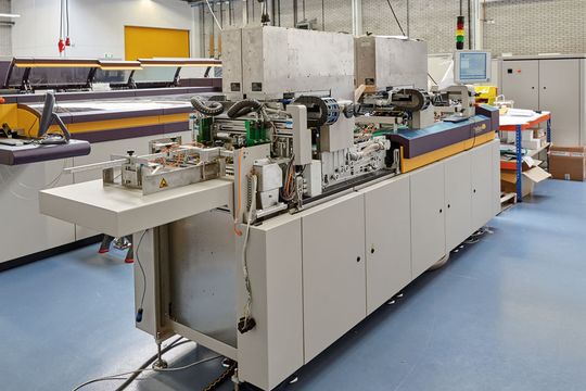 Wird eine der Lasereinheiten in die Wartungsposition gekurbelt, muss die komplette Maschine ausgeschaltet werden.