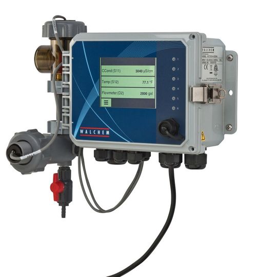 W600-Controller mit Touchscreen. Auf der linken Seite Leitfähigkeitsmesszelle und Durchflusswächter einbaufertig für die Wasserleitung. W600-Controller mit Touchscreen. Auf der linken Seite Leitfähigkeitsmesszelle und Durchflusswächter einbaufertig für die Wasserleitung.