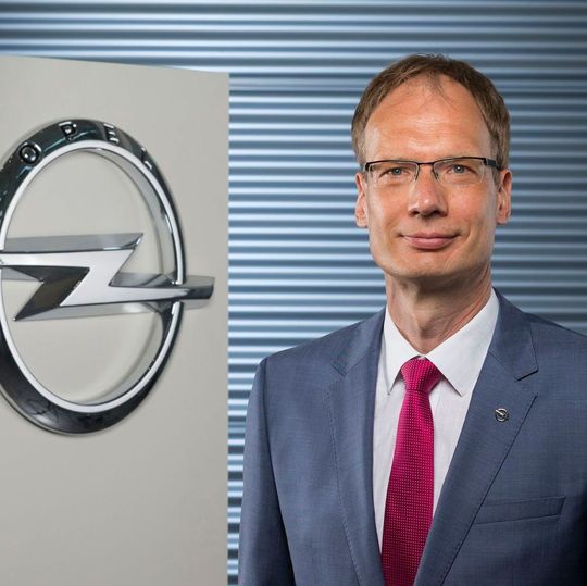 Michael Lohscheller übernimmt den Job als Opel-Chef und folgt auf Karl-Thomas Neumann. Michael Lohscheller übernimmt den Job als Opel-Chef und folgt auf Karl-Thomas Neumann.