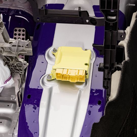 Mercedes hat Gurtstraffer-Probleme. Mercedes hat Gurtstraffer-Probleme.