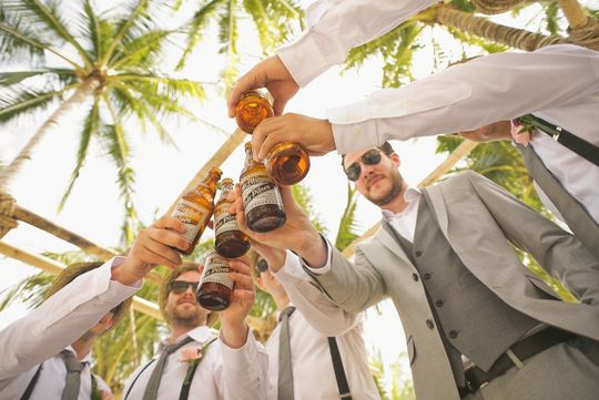 Ein kühles Bier auf der Arbeit?! Aber erst, wenn der Stundenzettel geschrieben ist! Das ist das Prinzip des „Time Sheet Fridge“, der den Mitarbeitern solange den Zugriff zum Bier verwehrt, bis alle Time Sheets abgegeben sind. Ein kühles Bier auf der Arbeit?! Aber erst, wenn der Stundenzettel geschrieben ist! Das ist das Prinzip des „Time Sheet Fridge“, der den Mitarbeitern solange den Zugriff zum Bier verwehrt, bis alle Time Sheets abgegeben sind.