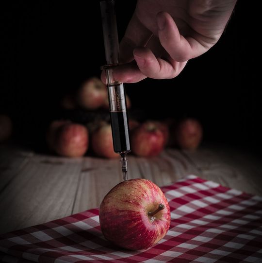 Wie können Verbraucher vor manipulierten Lebensmitteln geschützt werden? Der Food-Fraud-Kongress des Bundesamtes für Verbraucherschutz und Lebensmittelsicherheit versuchte Antworten auf diese Frage zu finden. Wie können Verbraucher vor manipulierten Lebensmitteln geschützt werden? Der Food-Fraud-Kongress des Bundesamtes für Verbraucherschutz und Lebensmittelsicherheit versuchte Antworten auf diese Frage zu finden.