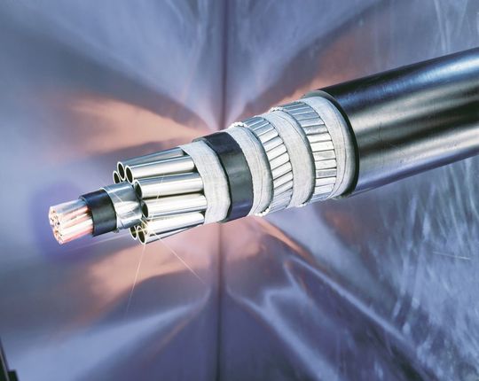 In Umbilicals dienen nahtlose Rohre aus Superduplex-Edelstahl als kilometerlange Hydraulikleitung zur Steuerung der Bohrköpfe.