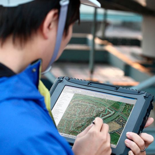 Getac bietet seinen Kunden mit der neuen Bumper-to-Bumper-Garantie ab sofort ein Komplettpaket, das Ausfallzeiten reduzieren soll. Getac bietet seinen Kunden mit der neuen Bumper-to-Bumper-Garantie ab sofort ein Komplettpaket, das Ausfallzeiten reduzieren soll.