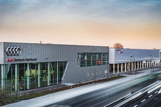 Das neue Audi-Zentrum in Dortmund ist die größte Investion in der Hülpert-Firmengeschichte. Das neue Audi-Zentrum in Dortmund ist die größte Investion in der Hülpert-Firmengeschichte.