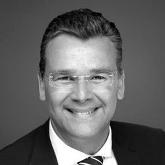 Seit Mai 2017 ist Marcus Tschauder bei Innovation Group als Director Sales & Marketing verantwortlich für die Bereiche Vertrieb, Marketing und Corporate Communications. Seit Mai 2017 ist Marcus Tschauder bei Innovation Group als Director Sales & Marketing verantwortlich für die Bereiche Vertrieb, Marketing und Corporate Communications.