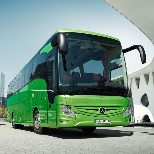 Feste Preise gibt es nicht. Ein gut ausgestatteter Tourismo dürfte für knapp 250.000 Euro zu haben sein. Feste Preise gibt es nicht. Ein gut ausgestatteter Tourismo dürfte für knapp 250.000 Euro zu haben sein.