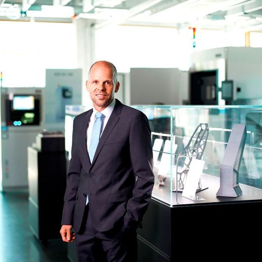 Dr Adrian Keppler ist zum CEO und Sprecher der Geschäftsführung der EOS GmbH bestellt worden. Dr Adrian Keppler ist zum CEO und Sprecher der Geschäftsführung der EOS GmbH bestellt worden.