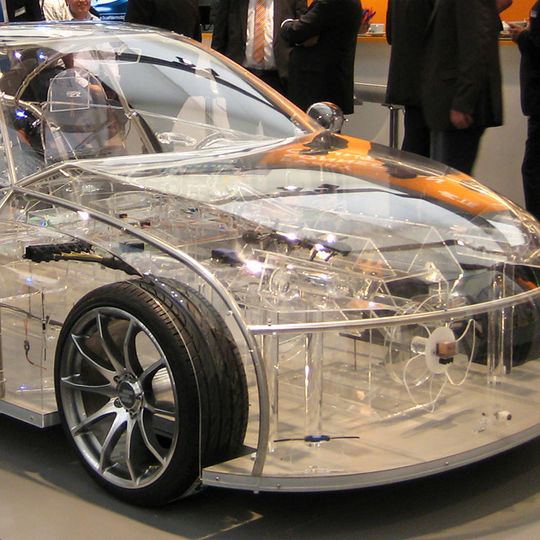 In einem transparenten Auto stellt TE Connectivity seine Produkte aus. Demnächst kommt die Antennentechnik von Hirschmann Car Communication hinzu – TE will Hirschmann übernehmen. In einem transparenten Auto stellt TE Connectivity seine Produkte aus. Demnächst kommt die Antennentechnik von Hirschmann Car Communication hinzu – TE will Hirschmann übernehmen.