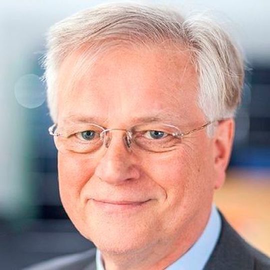 Braucht das Smart Home einen allumfassenden Standard? Das fragt Günther Ohland von der SmartHome Initiative Deutschland. Braucht das Smart Home einen allumfassenden Standard? Das fragt Günther Ohland von der SmartHome Initiative Deutschland.