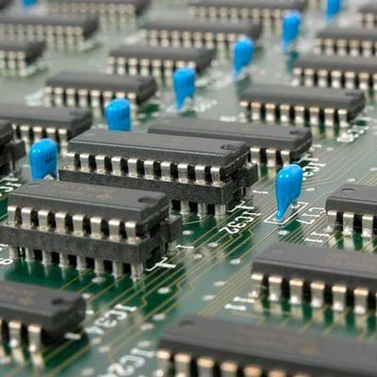 Die Elektromärkte haben 2016 insgesamt nur um ein Prozent auf 1.818 Milliarden Euro zugelegt. In diesem und im kommenden Jahr rechnet der ZVEI mit jeweils drei Prozent Zuwachs. Die Elektromärkte haben 2016 insgesamt nur um ein Prozent auf 1.818 Milliarden Euro zugelegt. In diesem und im kommenden Jahr rechnet der ZVEI mit jeweils drei Prozent Zuwachs.