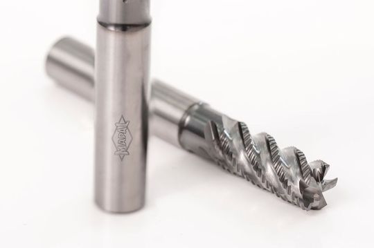 Mit dem neuen Opti-Mill-Uni-Wave ist Vollnutfräsen mit einer Nuttiefe von bis zu 2xD möglich. Mit dem neuen Opti-Mill-Uni-Wave ist Vollnutfräsen mit einer Nuttiefe von bis zu 2xD möglich.