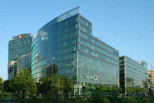Am Potsdamer Platz wird Bürokratie abgebaut. Am Potsdamer Platz wird Bürokratie abgebaut.