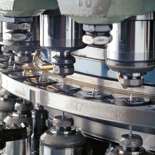 Die Mikron Multistar LX-24 ist eine hochproduktive Transfermaschine für die Bearbeitung kleiner Präzisionsteile bis zu einem Durchmesser von 35 mm und einer Länge von 65 mm. Die Mikron Multistar LX-24 ist eine hochproduktive Transfermaschine für die Bearbeitung kleiner Präzisionsteile bis zu einem Durchmesser von 35 mm und einer Länge von 65 mm.