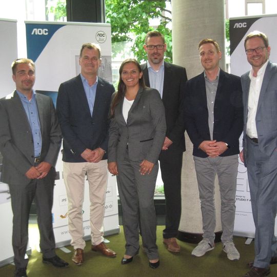 Das Team vor Ort: (v. l.) Andreas Roth, Thomas Schade, Kristin Müller, Lars Michelsen, Stefan Sommer und Lutz Hardge Das Team vor Ort: (v. l.) Andreas Roth, Thomas Schade, Kristin Müller, Lars Michelsen, Stefan Sommer und Lutz Hardge