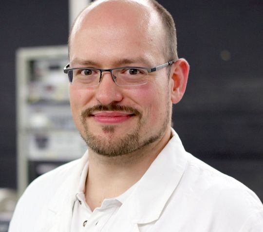 Dr. André Knie, Experimentalphysiker an der Universität Kassel, ist einer der am Projekt beteiligten Wissenschaftler. Dr. André Knie, Experimentalphysiker an der Universität Kassel, ist einer der am Projekt beteiligten Wissenschaftler.